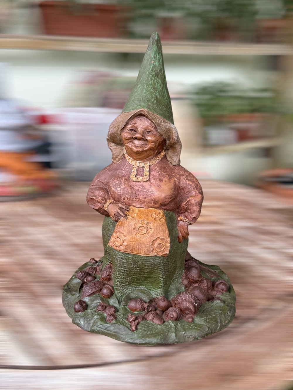 1983 Tom Clark Cairn Studios Gnome  "Mom"  #25 Signed